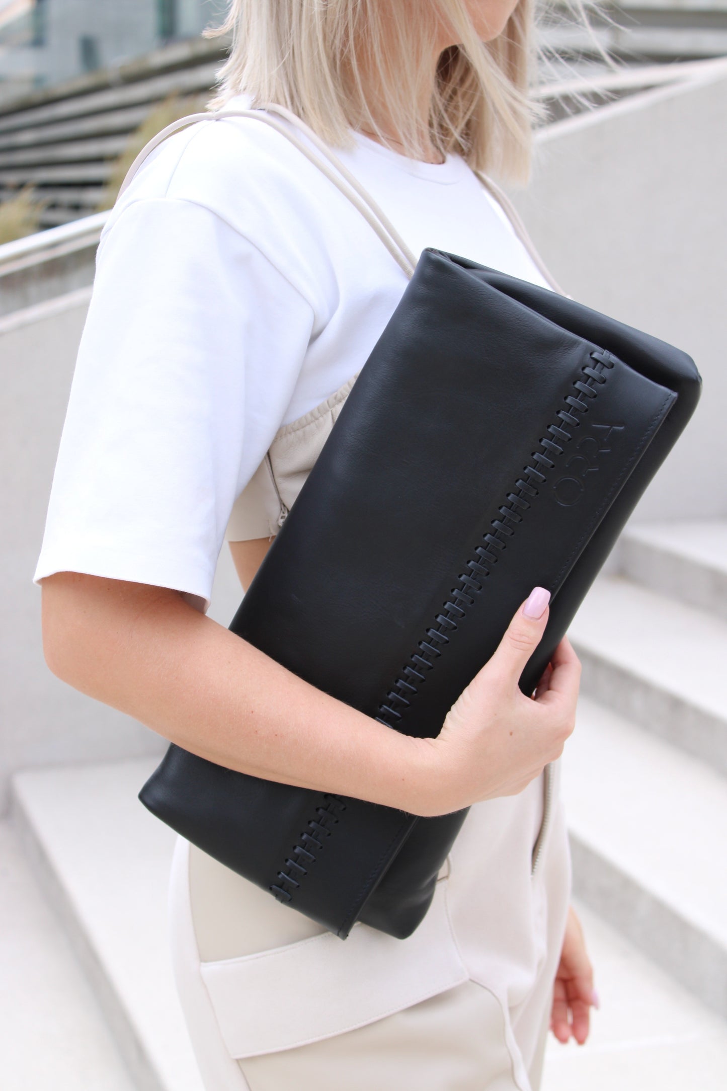Anadiplosis Black Leather Handbag