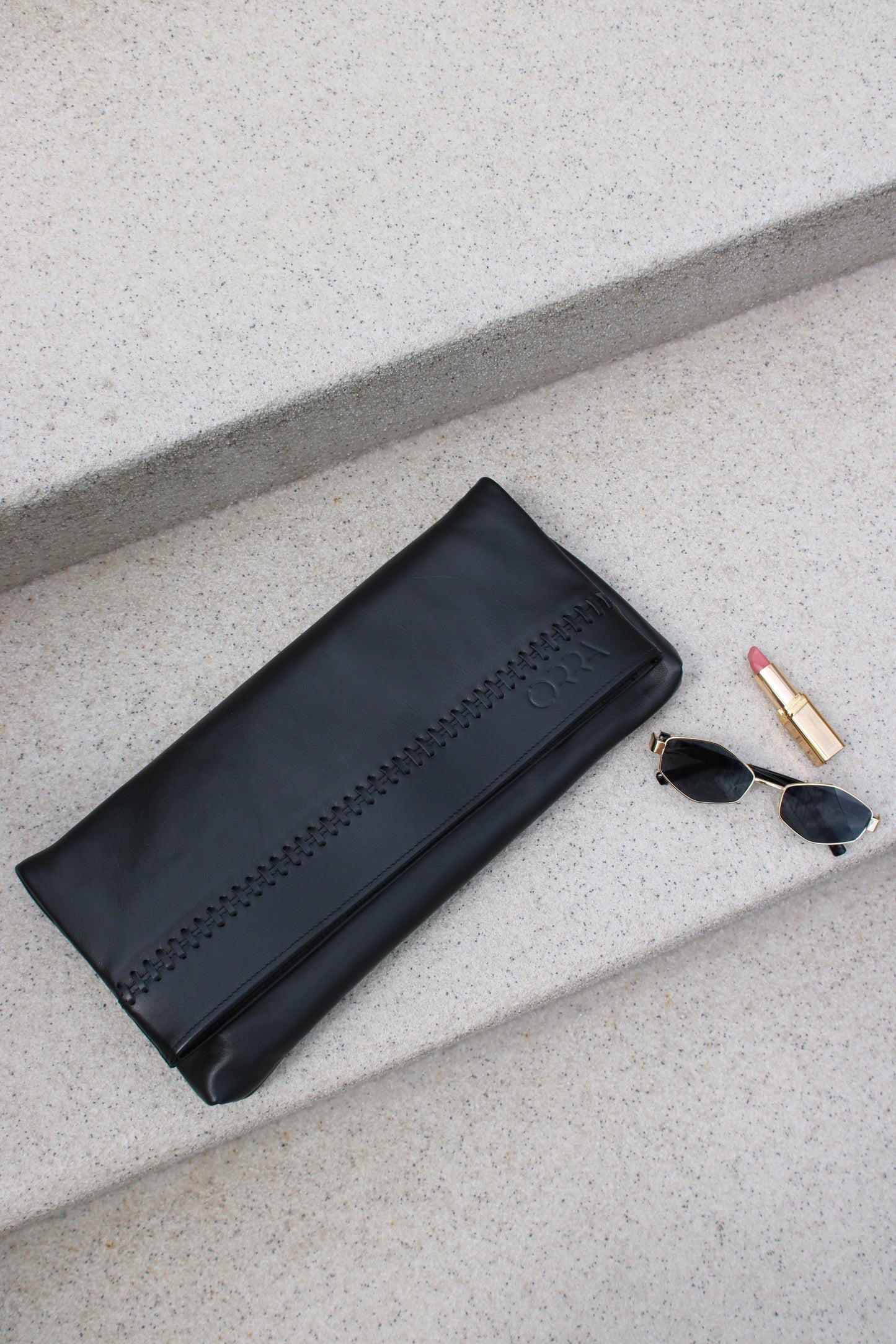 Anadiplosis Black Leather Handbag