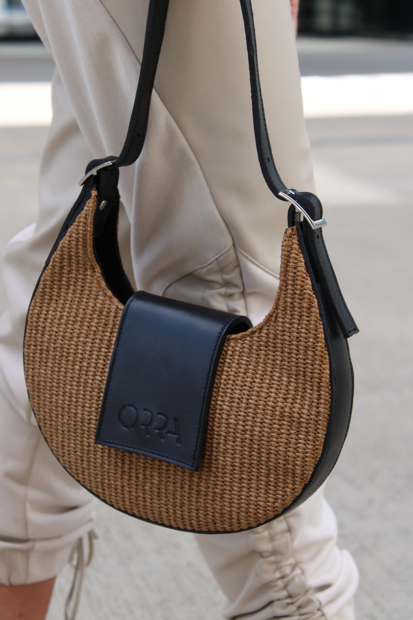Apopsis Raffia Brown Handbag
